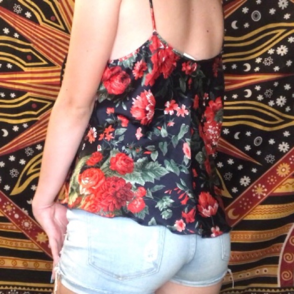 🌹VINTAGE: Silky black rose slip top🌹 - Picture 2 of 4